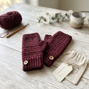 Maroon Fingerless Gloves Crochet Pattern, Button Detail Texturised Hand Warmers, DIY Cozy Winter Accessory Tutorial, Easy Beginner Crochet