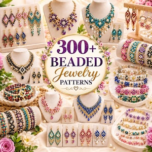 Puede incluir: Una colección de joyería de cuentas hecha a mano que incluye collares, pulseras y pendientes en varios colores y patrones, centrada alrededor de un letrero circular con el texto 300+ BEADED Jewelry PATTERNS rodeado por un diseño de corona floral.