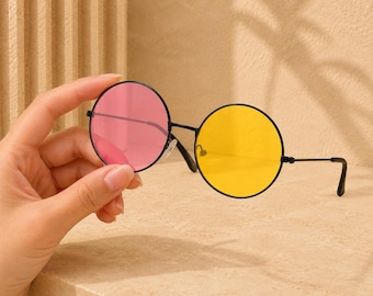 Gafas redondas inspiradas en Spamton para cosplay, lentes rosas y amarillas, montura metálica.