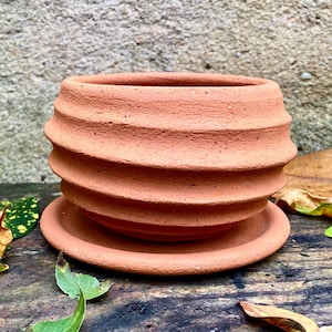 PICCOLO VASO IN TERRACOTTA #01. Vaso da fiori unico, realizzato in ceramica artigianale. Argilla porosa per piante sane.