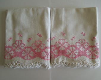 Vintage Pillowcase Set Pink Floral Cross Stitch Border Scalloped Edge