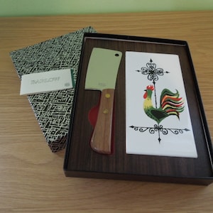 Mid Century Barlow Wooden Cheese Board Cleaver Rooster New in Box