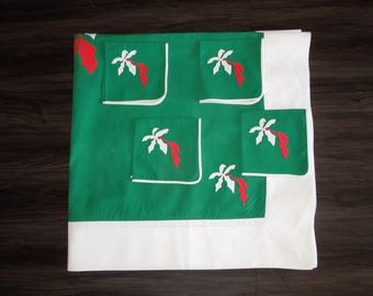 Vintage Holiday Tablecloth & 4 Matching Dinner Napkins Christmas Poinsettia