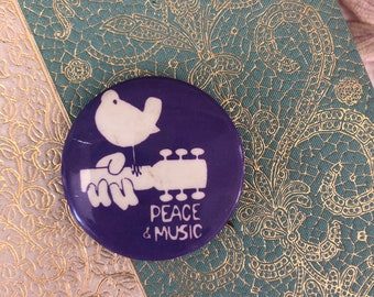 Original Authentic 1969 Woodstock Music Festival Pin Dove, Peace and Music