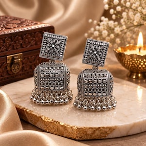 Orecchini Jhumka in argento ossidato / Cupola in rilievo, gioielli boho di tendenza