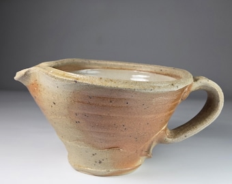 Cuenco de cerámica para mezclar cocido en horno de leña con pico vertedor