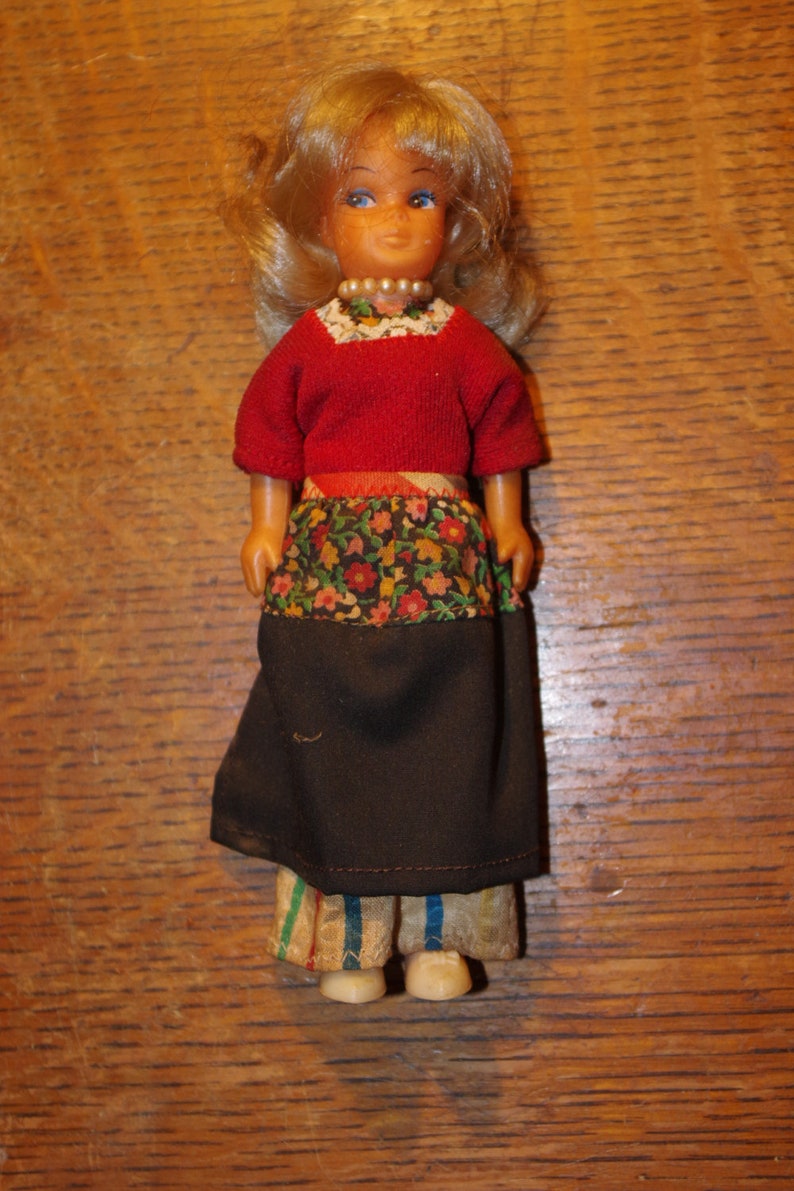 Miniature Dutch Doll image 1