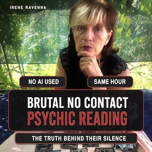 Könnte beinhalten: Eine Person mit blondem und dunklem Haar trägt ein schwarzes Spitzenoberteil. Textüberlagerungen: IRENE RAVENNA, NO AI USED, SAME HOUR, BRUTAL NO CONTACT PSYCHIC READING, THE TRUTH BEHIND THEIR SILENCE. Mehrere dunkle rechteckige Karten liegen aus.