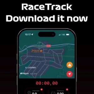 Puede incluir: Un smartphone que muestra la interfaz de la aplicación RaceTrack con un tema oscuro. La pantalla presenta un mapa, un temporizador digital en 00:00,00, lecturas de velocidad y distancia en 0.0 y un botón central con la etiqueta Iniciar. Texto: RaceTrack Download it now.