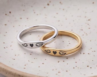 ハート＆ウィング スターリングシルバー925リング、ミニマルなシグネットスタイルリング、小さな彫刻入り繊細なシグネットリング、ガールフレンドや妻への愛の贈り物