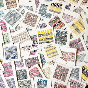 Kleurrijke inspirerende kunst en affirmatie pocket kaartendeck- empowerment motiverende liefdesbriefjes voor vrouwen, gewaagd typografie retraite cadeau