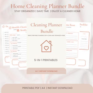 Op de afbeelding: Een 5-in-1 schoonmaakplannerbundel voor in huis op A4-formaat, met printbare PDF-pagina's met checklists voor dagelijkse, wekelijkse en maandelijkse taken. Het ontwerp heeft een lichte achtergrond met roestkleurige tekst en een icoon.