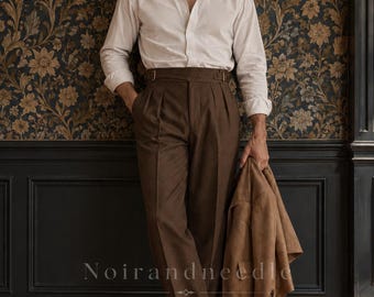 Braune Herren-Plisseehose | Hochtaillierte Wollmischhose mit verstellbaren Seitenriegeln | Weite Anzughose - Vintage Old Money Stil.