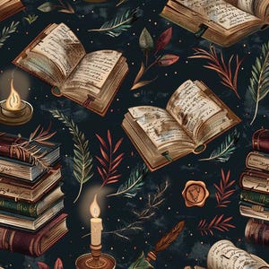 Può includere: Un motivo in tessuto scuro con libri aperti con testo scritto a mano, pile di libri vintage, candele accese in supporti, piume sparse e rametti botanici in tonalità di rosso, verde e marrone su uno sfondo nero profondo.