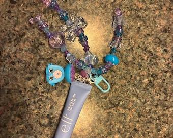 Gale Scales kralen sleutelhanger + e.l.f Squeeze Me lippenbalsem - Bosbes