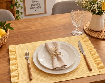 Set of 6 Yellow gingham ruffled placemats/Conjunto de 6 individuais de mesa amarelos com folho