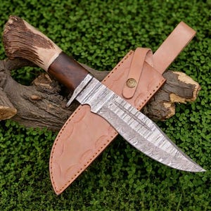 Handmade Damascus Steel Hunting Knife, Stag Horn Handle, Personalized Gift, Antler Knife, Bushcraft Knife, Birthday Anniversary Gift
