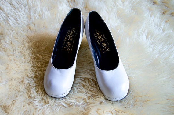 90s pumps