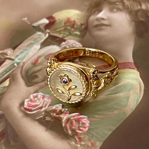 Gold Locket Ring, Birth Flower Ring, Locket Poison Ring, Signet Gold ...
