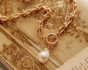 Gold Chain Charm Necklace, Baroque Pearl Necklace, French Vintage Wedding, French Style, parisian