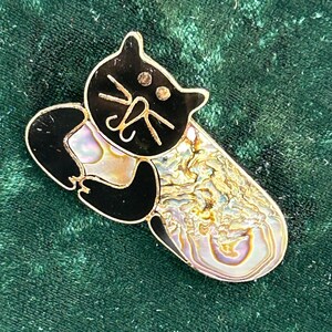 Vintage MOP Cat Brooch