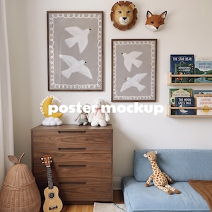 Maqueta de póster PSD horizontal ISO de dos marcos para guardería / Rincón infantil para decoración de pared, objeto inteligente