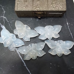 Carved Chalcedony Pendant, Carved Clear Agate Amulet Yulan Magnolia 花开富贵