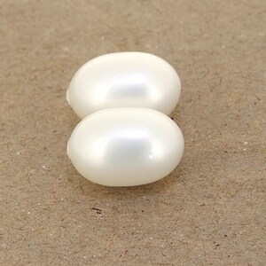 White South Seashell Pearl Teardrop Beads: Candy Luster Charms (2pcs)