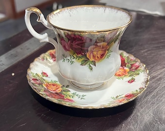 Xícara e pires Old Country Roses Royal Albert Bone China Inglaterra