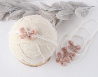 Pink Champagne - dainty velvet bow in a dusty light pink dusty blush rose