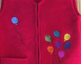 Gilet pour enfant en laine feutrée rouge, taille 10-12 (8-10 ans), avec ballons feutrés à l'aiguille dont celui qui s'est enfui