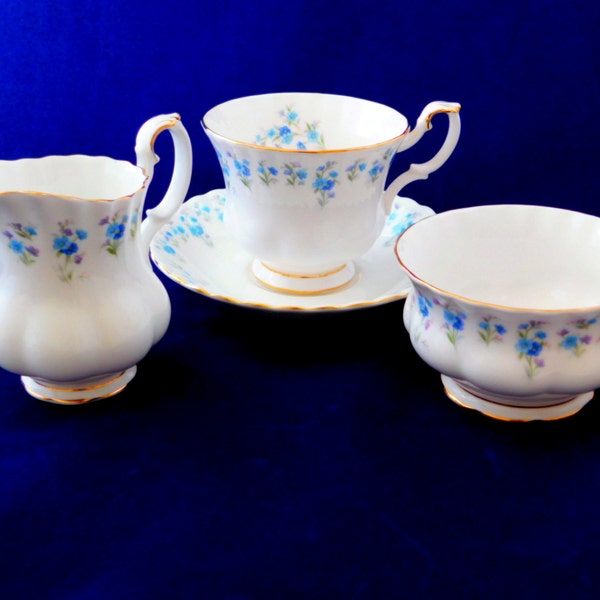 Royal Albert Memory Lane Bone China, 4 Pieces, Blue and White, Made In England