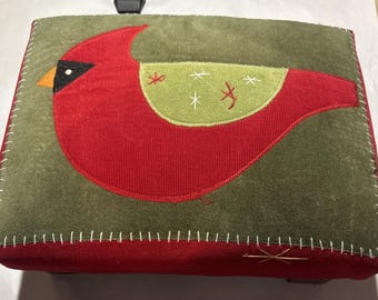 Mini-Hocker mit rotem Kardinalvogel-Motiv