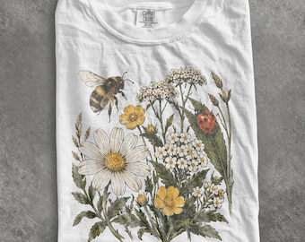 Camiseta vintage con estampado botánico de flores silvestres, camiseta de jardín con abejas y mariquitas, top estilo cottagecore de pradera, regalo floral de Comfort Colors®