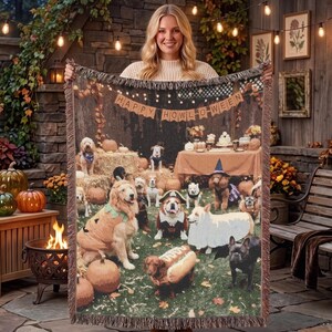 Coperta Happy Howl O Ween tessuta, in pile o velluto. Arazzo di Halloween per cani, coperta accogliente e spettrale per amanti degli animali, decorazione autunnale in stile cottagecore.