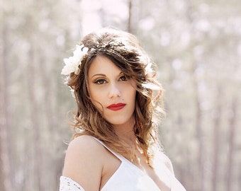 White flower crown, white floral hairpiece, white hair accessory, floral headband, bridal hairpiece, white flower garland, boho crown