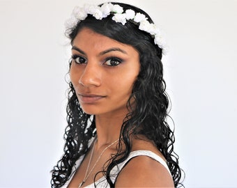 White vintage flower hair crown, wedding hairpiece, floral bridal headband, rose bud hairpiece, white rose tiara, boho vintage wedding,