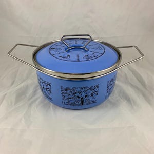 Horno holandés de esmalte color violeta estilo renacimiento egipcio de estilo Siltal italiano moderno de mediados de siglo