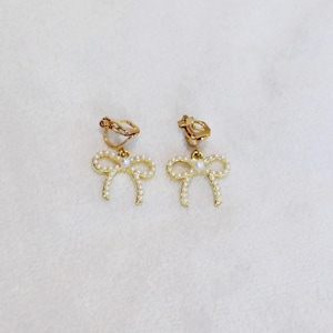 Clip On Bow Earrings with Gold and Pearl, Little Girl Clip On Earrings, women&#39;s and teen Jewelry, Accessories, Gift Idea, birthday gift