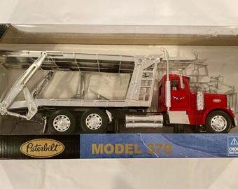 New-Ray LongHauler Collection 1:32 Skala Peterbilt Modell 379 Gjuten Lastbil Röd/Silver