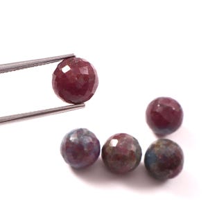 Boules rondes lisses de kyanite rubis naturel AAA, de 3 à 30 mm, sphères de zoïsite rubis calibrées, lot en gros pour la fabrication de bijoux.