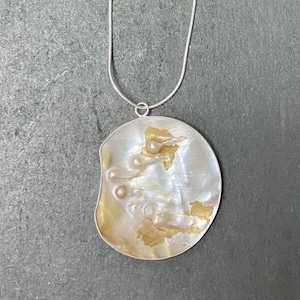 Blister Pearl Pendant Necklace