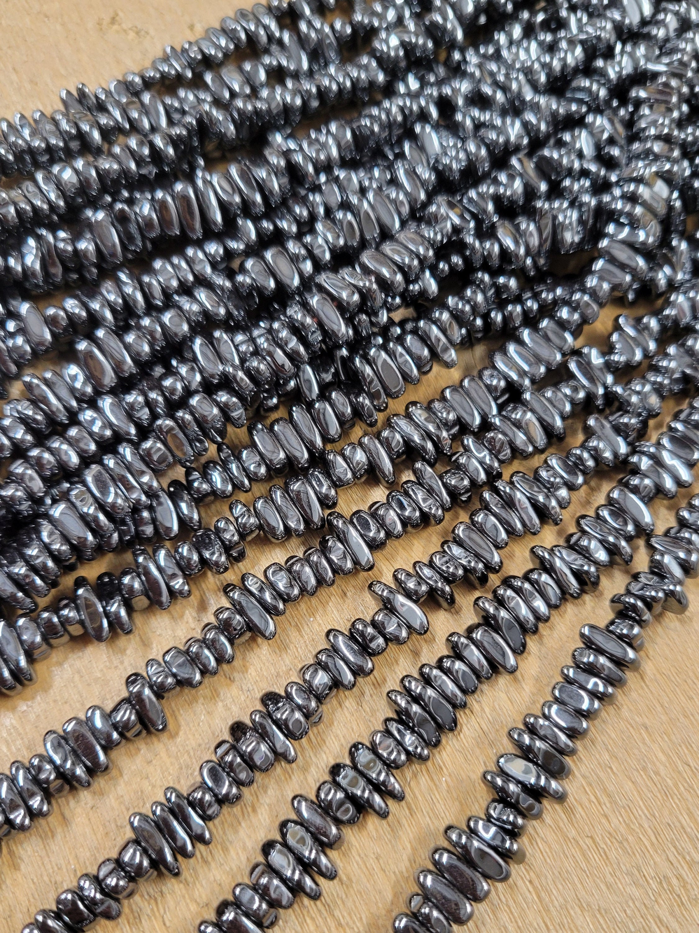 Puces d'hématite 15,5 pouces brin