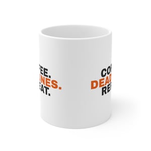 面白いコーヒーの締め切りが繰り返されるマグカップ、仕事用セラミックカップ、フリーランサーやジャーナリストへのギフト