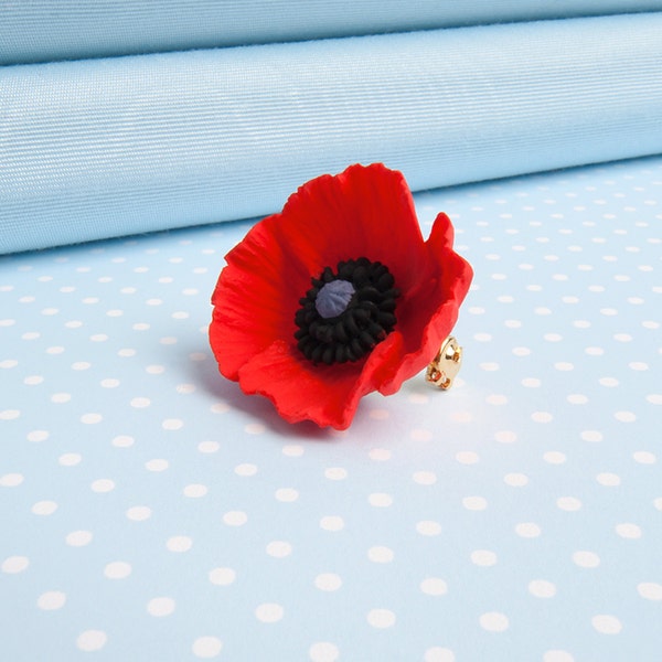 Red ,Poppy Brooch, Pin, to remember the fallen