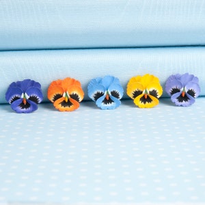 Small pansy lapel pin brooch