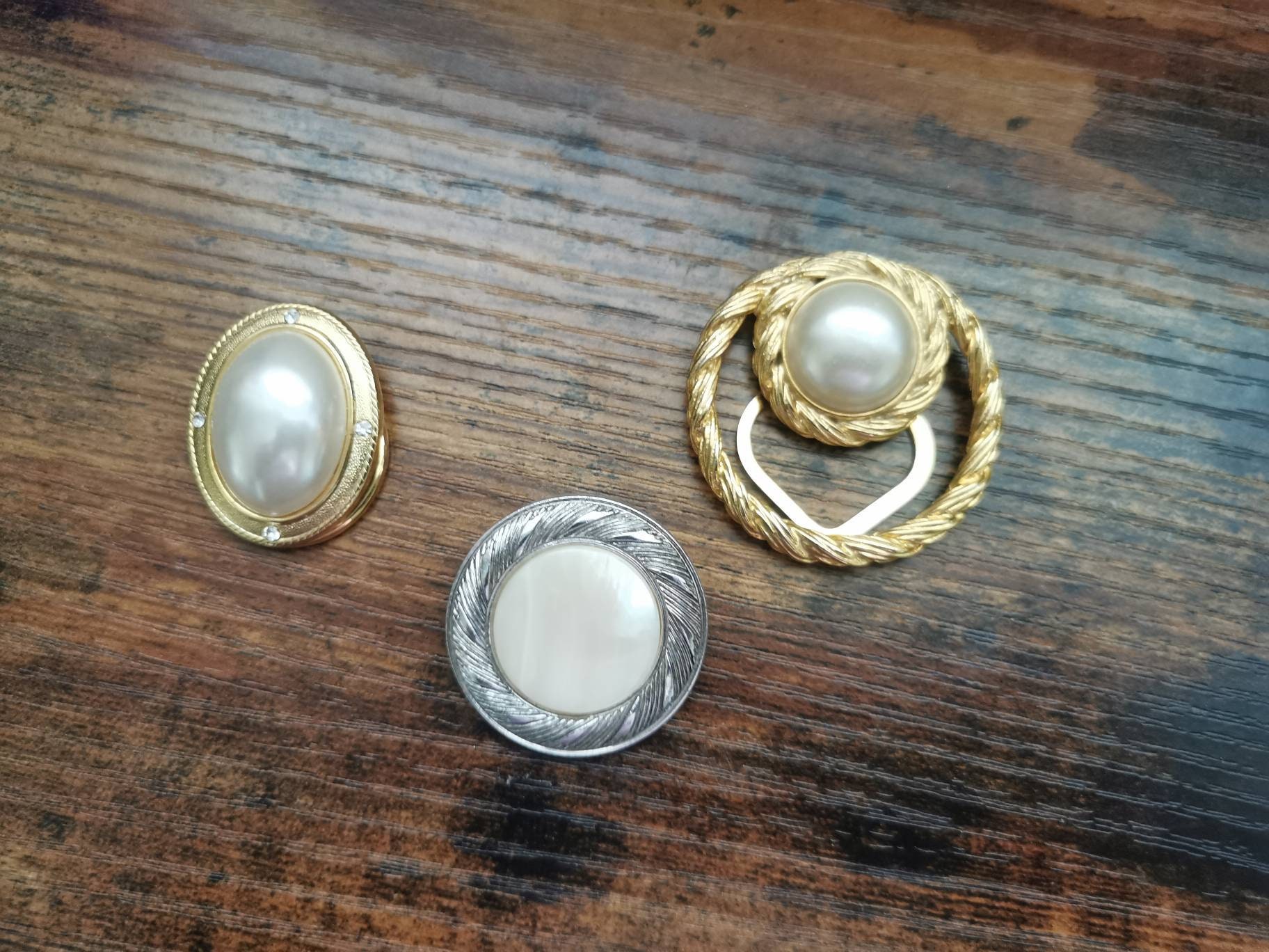 Set Of 3 1960s Scarf Clips Gold Silver Faux Pearl Filigree Shawl Clip –  Antiques And Teacups