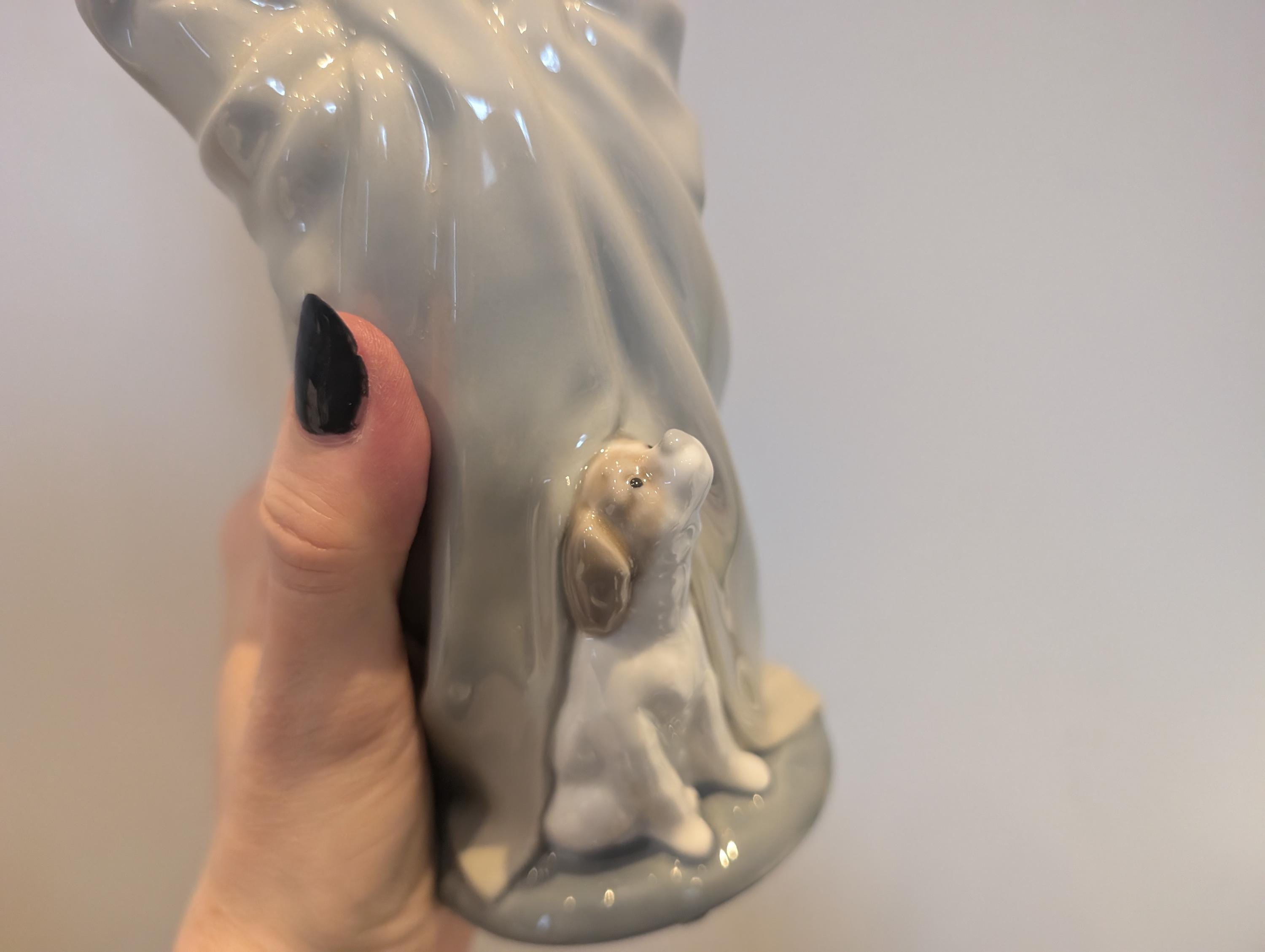 ヴィンテージ ナオ リヤドロ 陶器 犬のいる少年僧侶の置物 - Etsy 日本