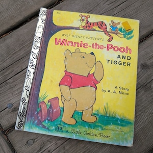 vintage Winnie the Pooh children&#39;s book