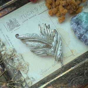 vintage Coro signierte silberfarbene Blumenbrosche